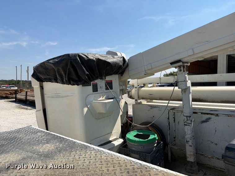 image for item DZ4754 2015 Ford F550 Super Duty XL bucket truck