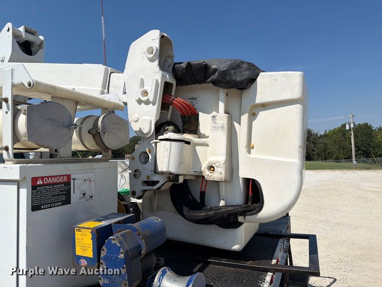 image for item DZ4754 2015 Ford F550 Super Duty XL bucket truck