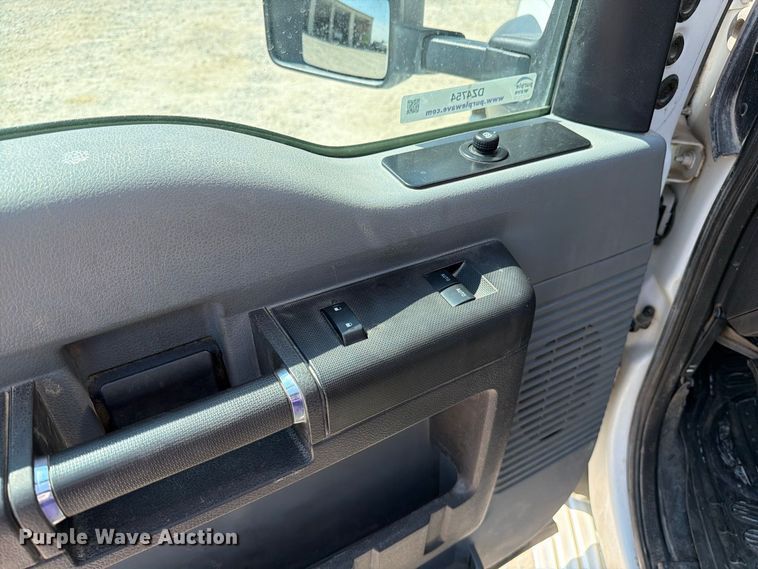 image for item DZ4754 2015 Ford F550 Super Duty XL bucket truck