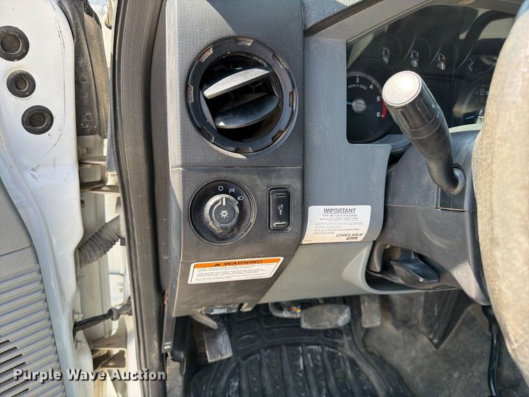 image for item DZ4754 2015 Ford F550 Super Duty XL bucket truck
