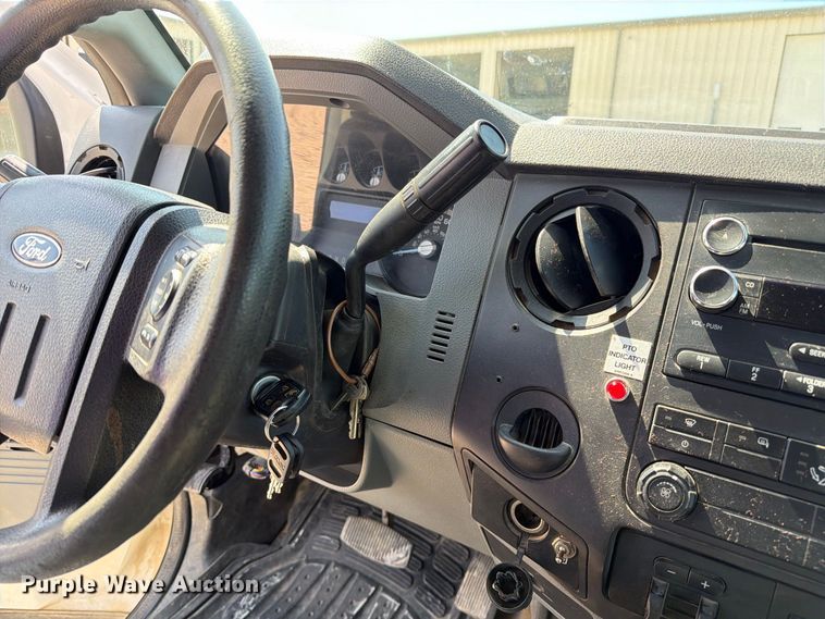 image for item DZ4754 2015 Ford F550 Super Duty XL bucket truck