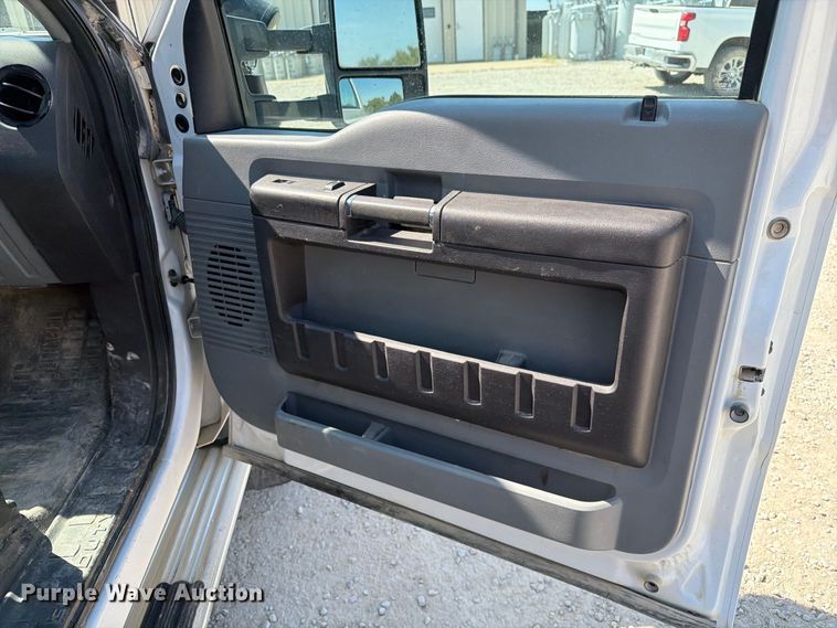 image for item DZ4754 2015 Ford F550 Super Duty XL bucket truck