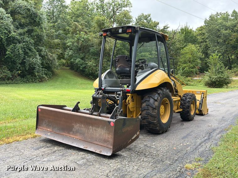 image for item DZ4782 2008 Caterpillar 414E IL landscape tractor