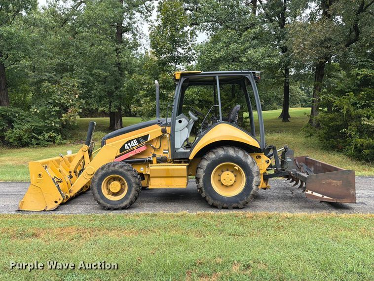 image for item DZ4782 2008 Caterpillar 414E IL landscape tractor