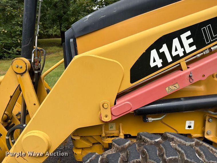 image for item DZ4782 2008 Caterpillar 414E IL landscape tractor