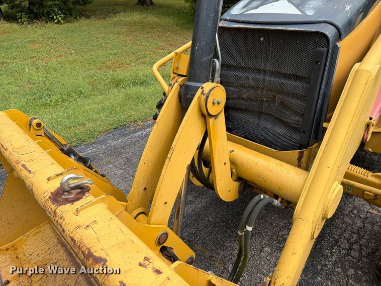 image for item DZ4782 2008 Caterpillar 414E IL landscape tractor