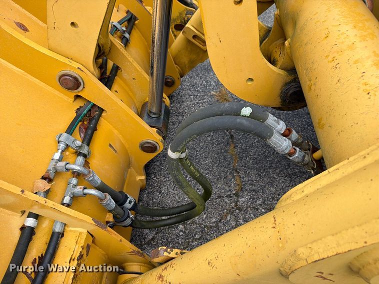 image for item DZ4782 2008 Caterpillar 414E IL landscape tractor