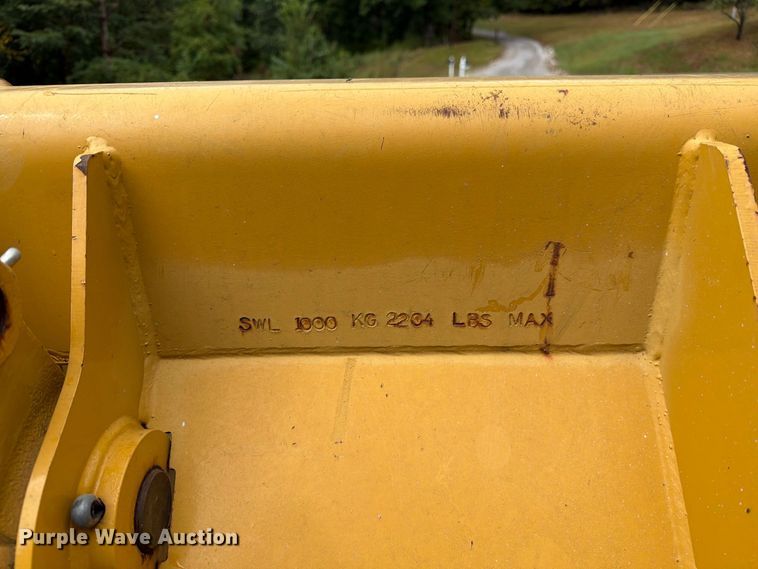 image for item DZ4782 2008 Caterpillar 414E IL landscape tractor