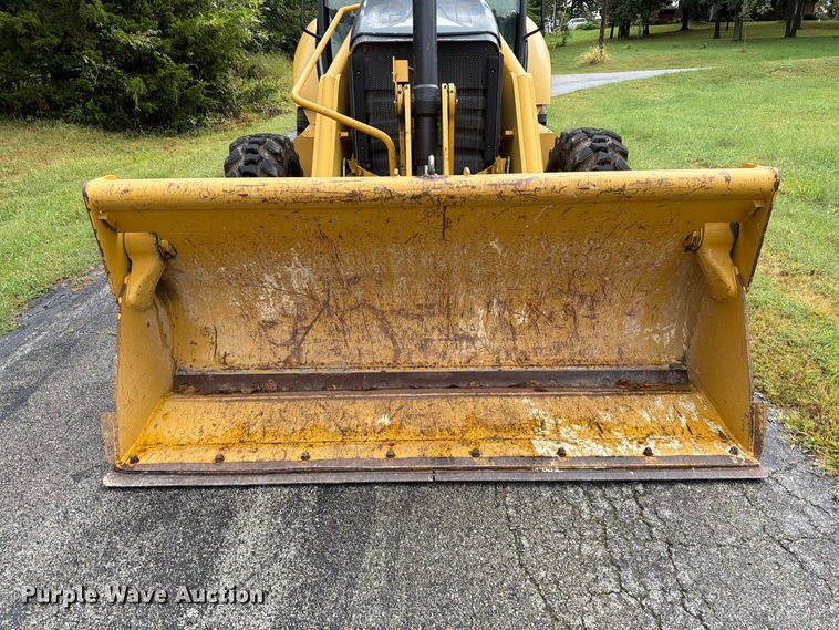 image for item DZ4782 2008 Caterpillar 414E IL landscape tractor