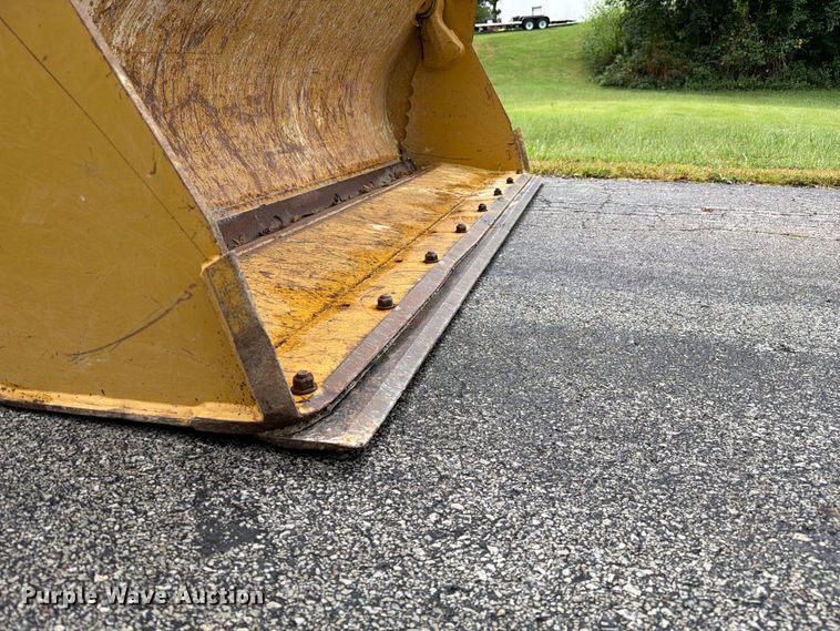image for item DZ4782 2008 Caterpillar 414E IL landscape tractor