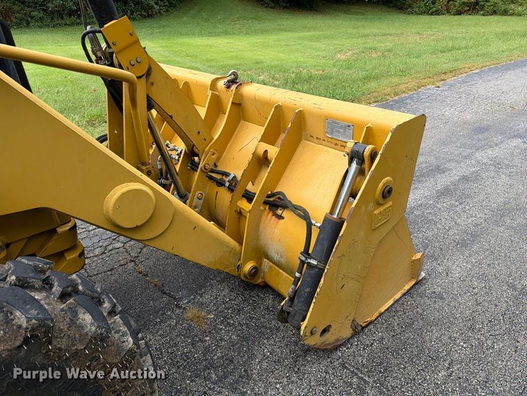 image for item DZ4782 2008 Caterpillar 414E IL landscape tractor