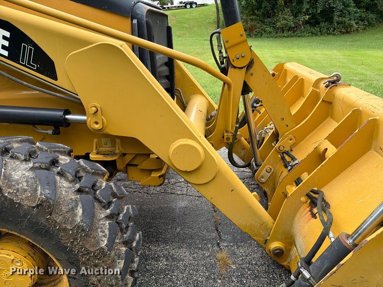 image for item DZ4782 2008 Caterpillar 414E IL landscape tractor