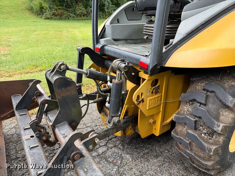 image for item DZ4782 2008 Caterpillar 414E IL landscape tractor
