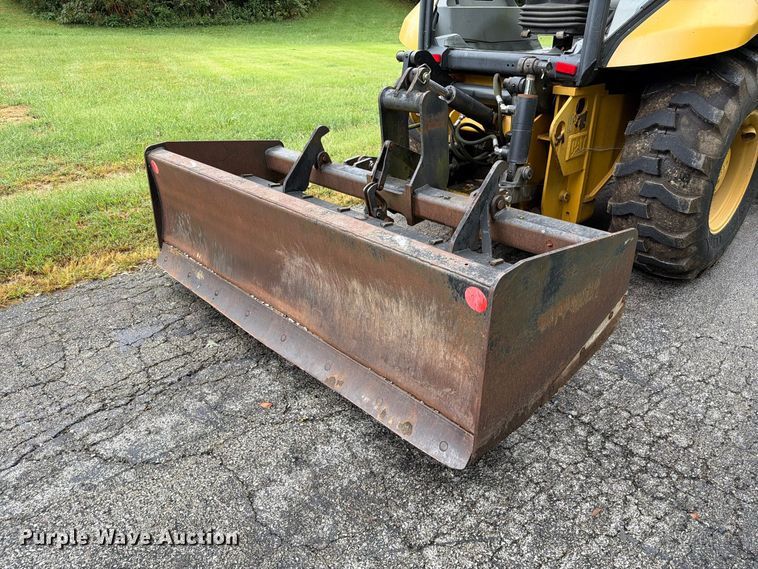 image for item DZ4782 2008 Caterpillar 414E IL landscape tractor