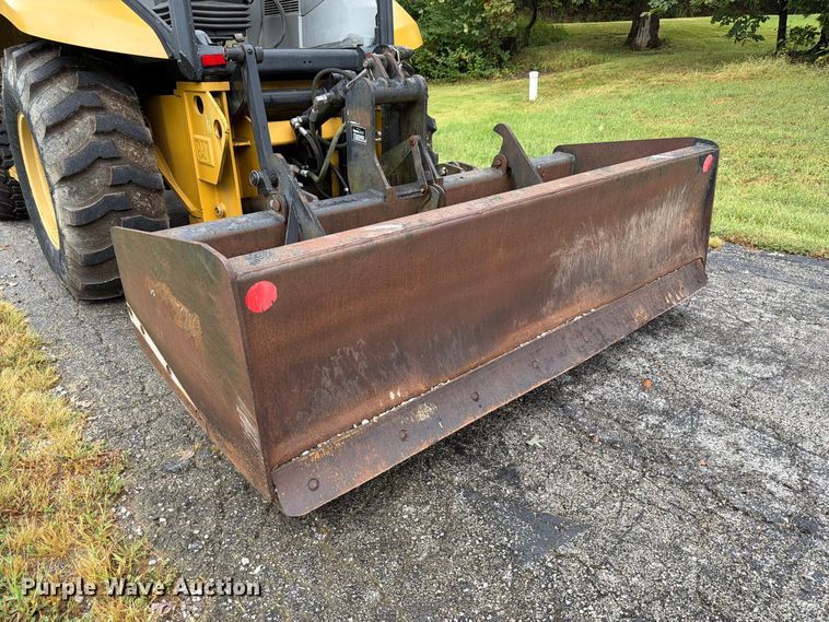 image for item DZ4782 2008 Caterpillar 414E IL landscape tractor