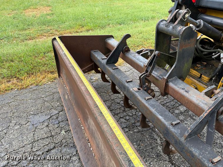 image for item DZ4782 2008 Caterpillar 414E IL landscape tractor
