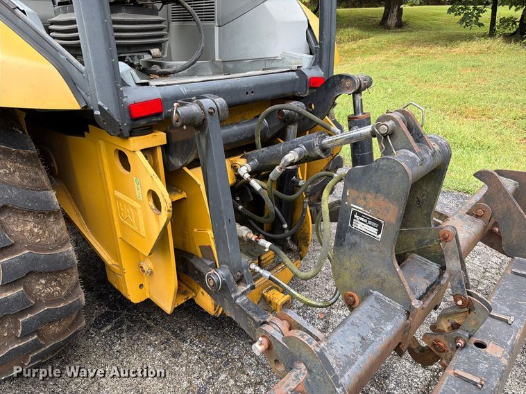 image for item DZ4782 2008 Caterpillar 414E IL landscape tractor