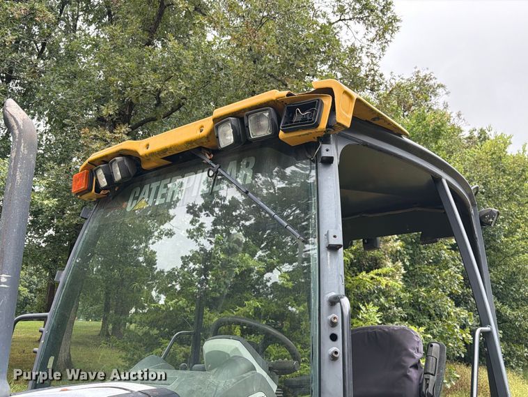image for item DZ4782 2008 Caterpillar 414E IL landscape tractor