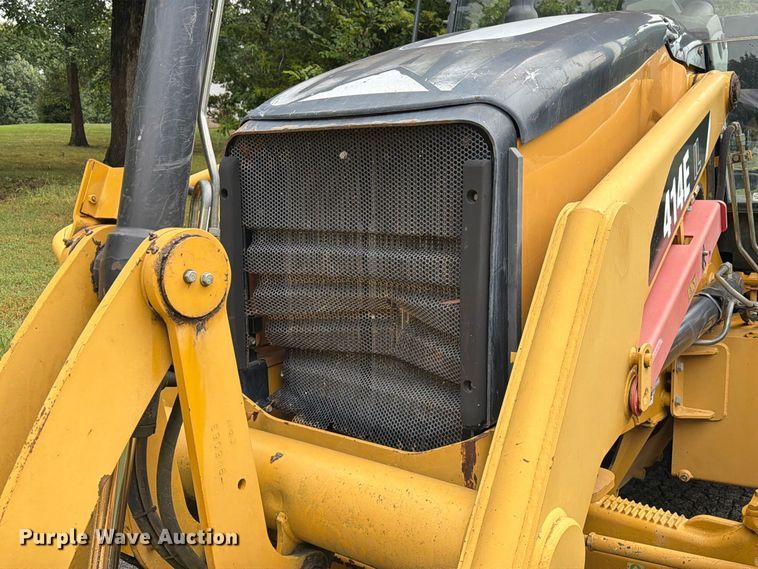 image for item DZ4782 2008 Caterpillar 414E IL landscape tractor