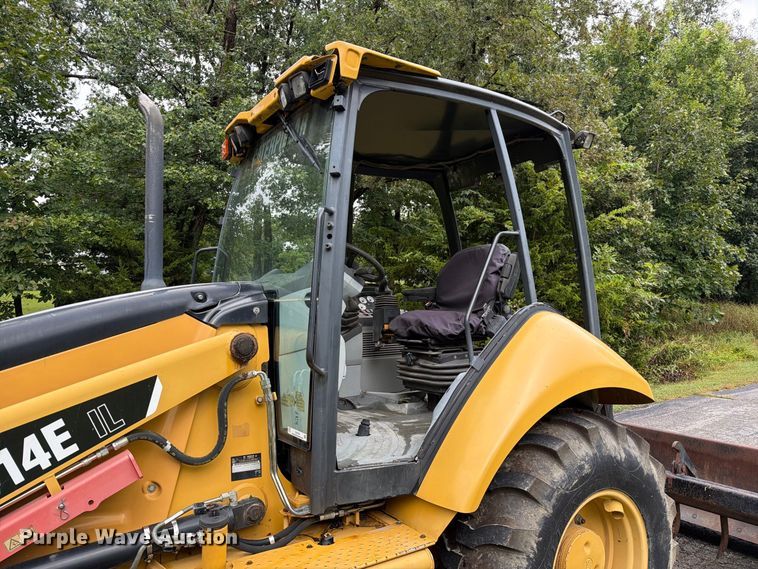 image for item DZ4782 2008 Caterpillar 414E IL landscape tractor