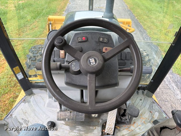 image for item DZ4782 2008 Caterpillar 414E IL landscape tractor