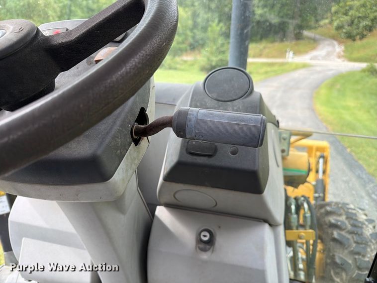 image for item DZ4782 2008 Caterpillar 414E IL landscape tractor