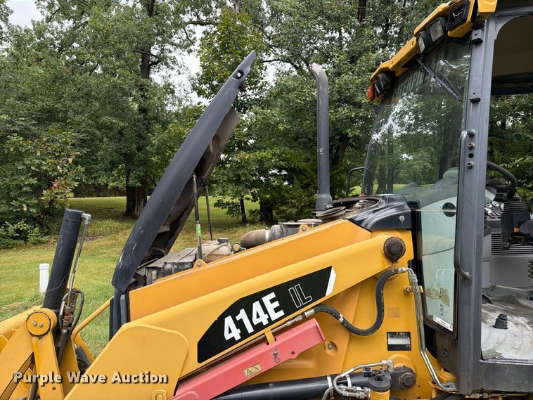 image for item DZ4782 2008 Caterpillar 414E IL landscape tractor