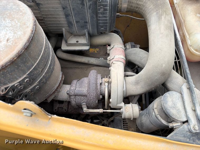 image for item DZ4782 2008 Caterpillar 414E IL landscape tractor
