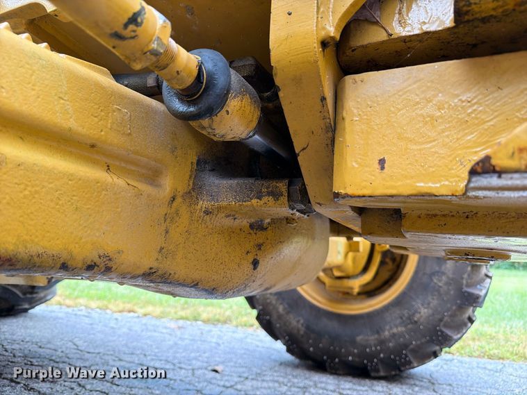 image for item DZ4782 2008 Caterpillar 414E IL landscape tractor