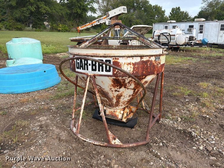 image for item DZ4798 Gar-Bro 454-R concrete bucket
