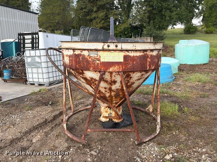 image for item DZ4798 Gar-Bro 454-R concrete bucket