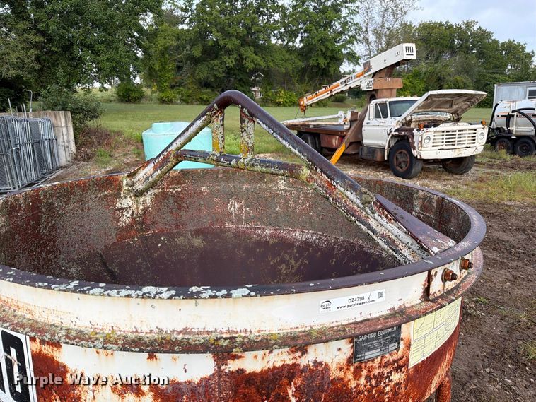 image for item DZ4798 Gar-Bro 454-R concrete bucket