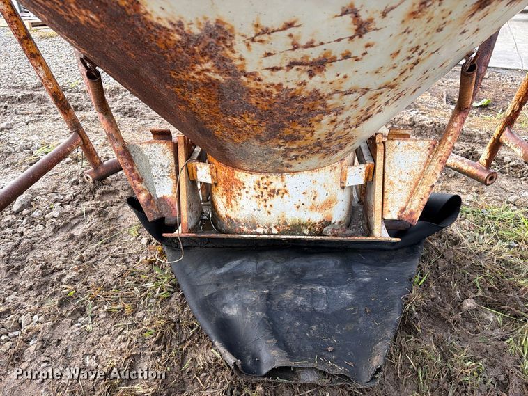 image for item DZ4798 Gar-Bro 454-R concrete bucket