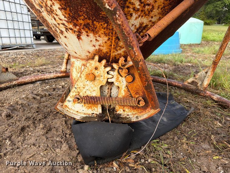 image for item DZ4798 Gar-Bro 454-R concrete bucket