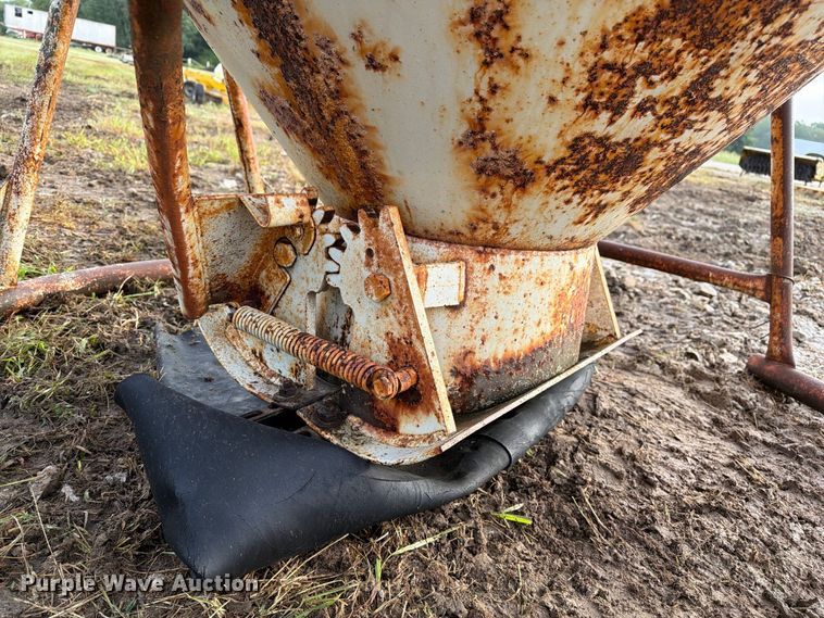 image for item DZ4798 Gar-Bro 454-R concrete bucket