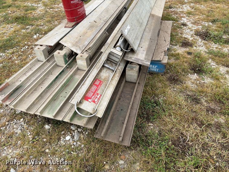 image for item DZ4808 Tren-Shore 2236 hydraulic shoring braces