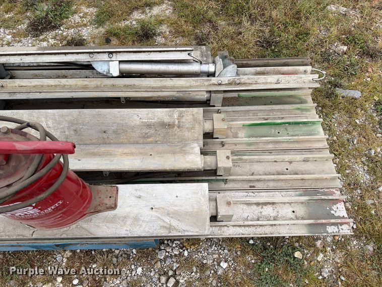 image for item DZ4808 Tren-Shore 2236 hydraulic shoring braces