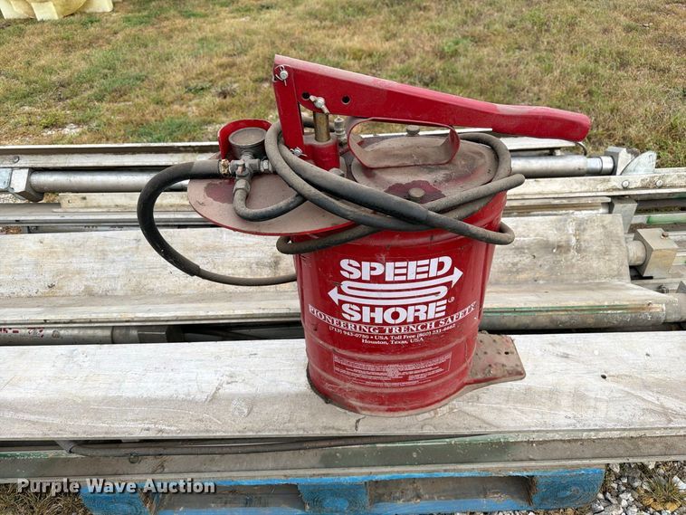 image for item DZ4808 Tren-Shore 2236 hydraulic shoring braces