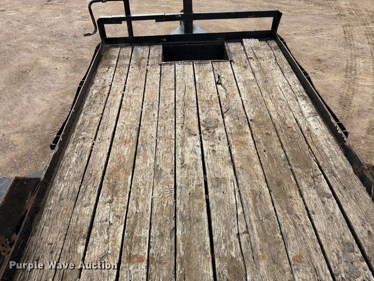 image for item EA0452 1996 Starlite utility trailer