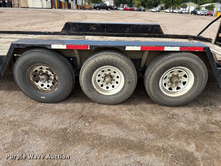 image for item EA0452 1996 Starlite utility trailer