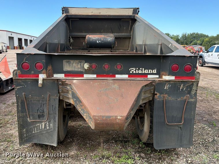 image for item EA0453 1995 Midland bottom dump trailer