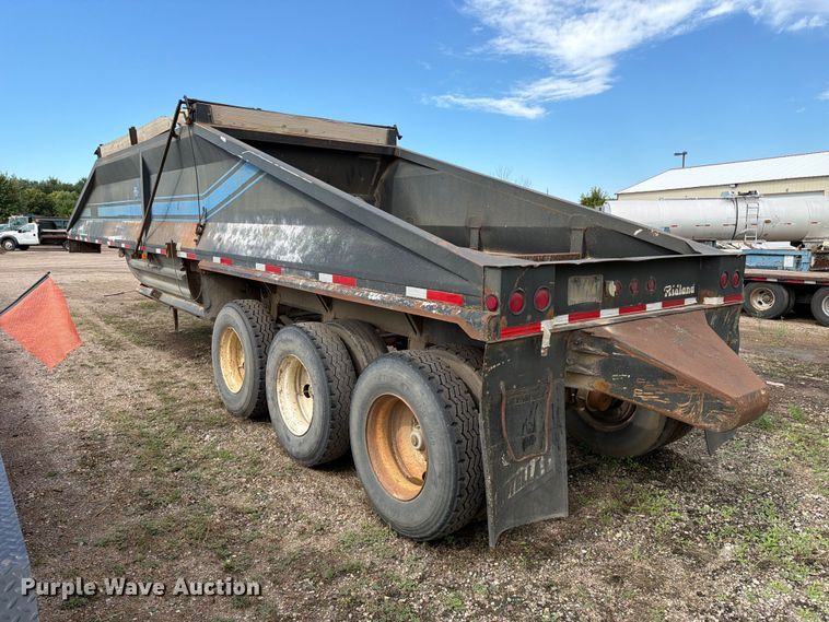 image for item EA0453 1995 Midland bottom dump trailer