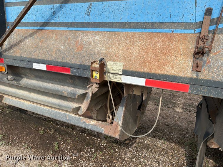 image for item EA0453 1995 Midland bottom dump trailer