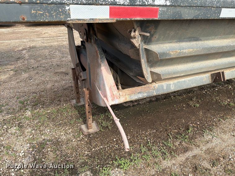 image for item EA0453 1995 Midland bottom dump trailer