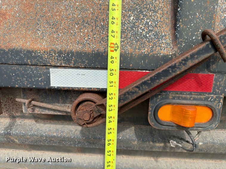 image for item EA0453 1995 Midland bottom dump trailer