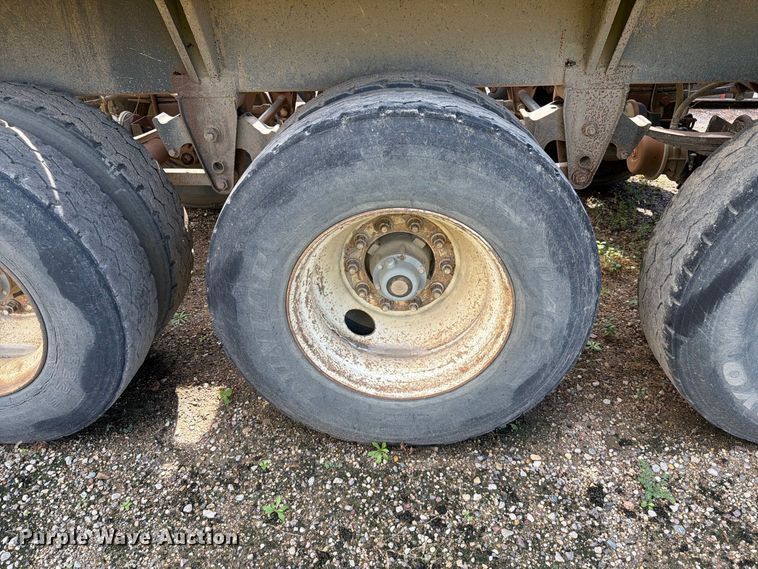 image for item EA0453 1995 Midland bottom dump trailer