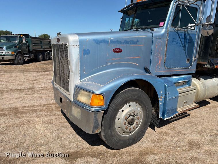 image for item EA0454 1991 Peterbilt 377 dump truck