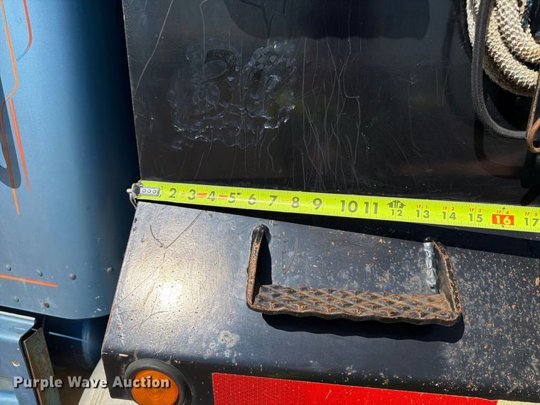 image for item EA0454 1991 Peterbilt 377 dump truck