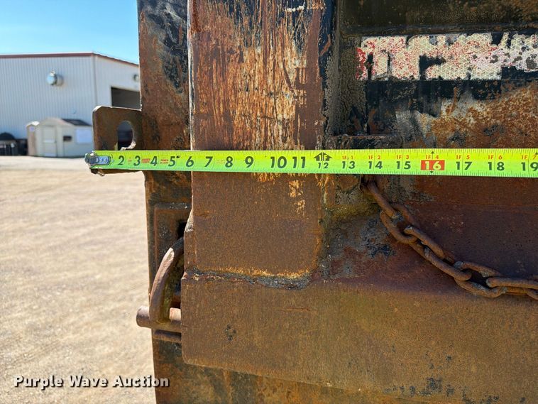 image for item EA0454 1991 Peterbilt 377 dump truck