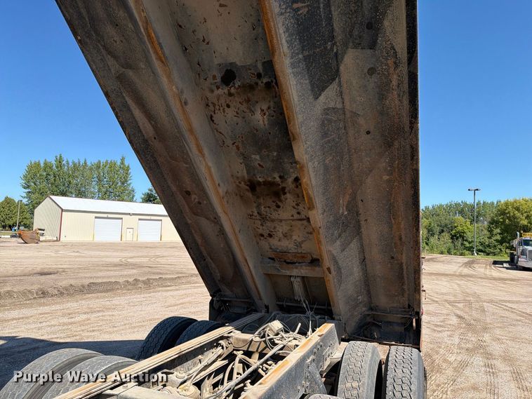 image for item EA0454 1991 Peterbilt 377 dump truck